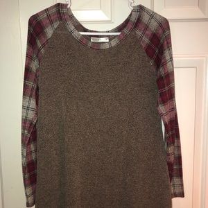 Grey/ plaid tunic top
